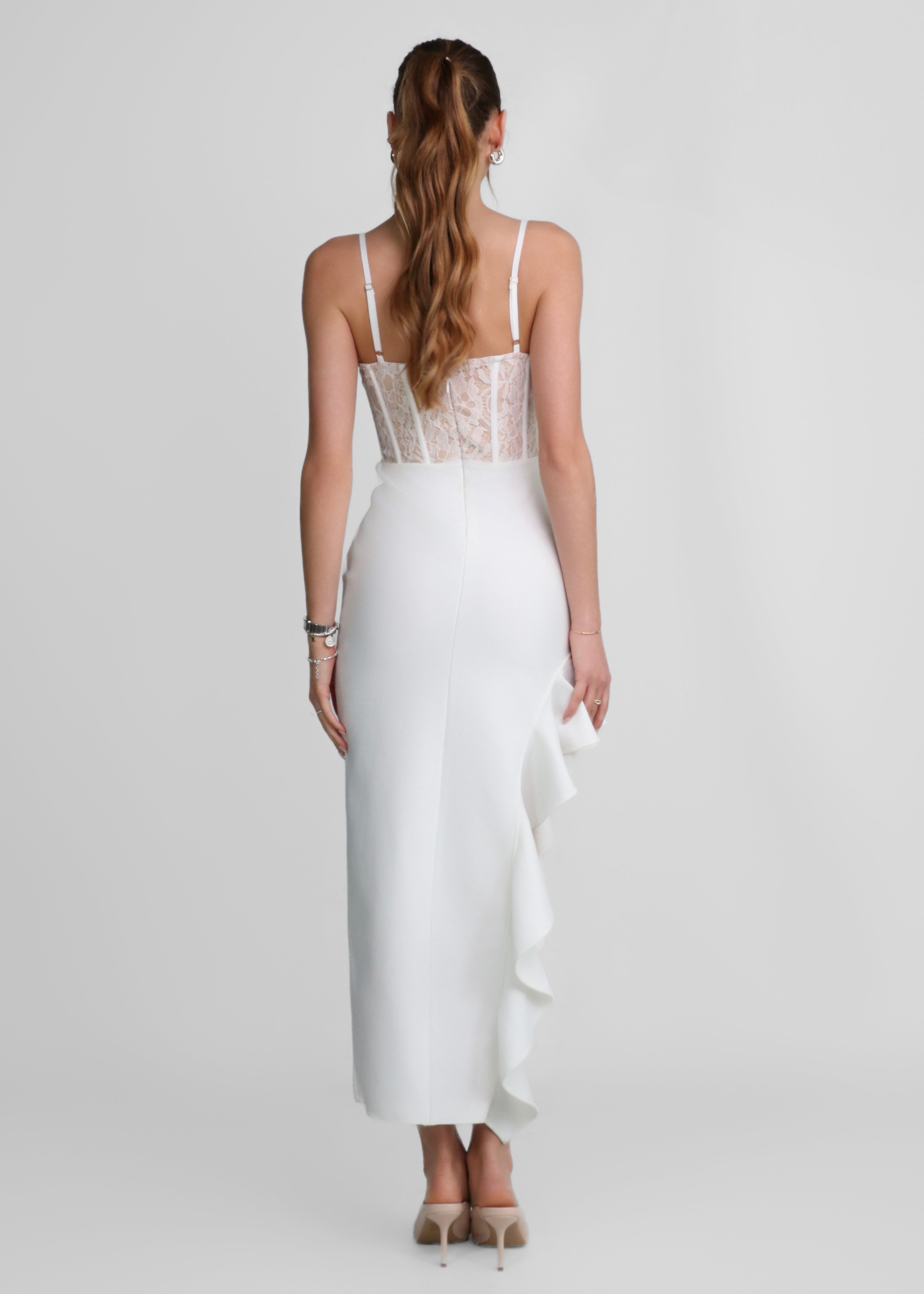 CAPRI - vestito bianco con spacco con ruches e corpetto