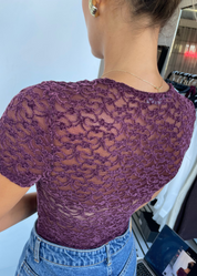 DONNA -body maniche corte in pizzo disegni in rilievo viola scuro