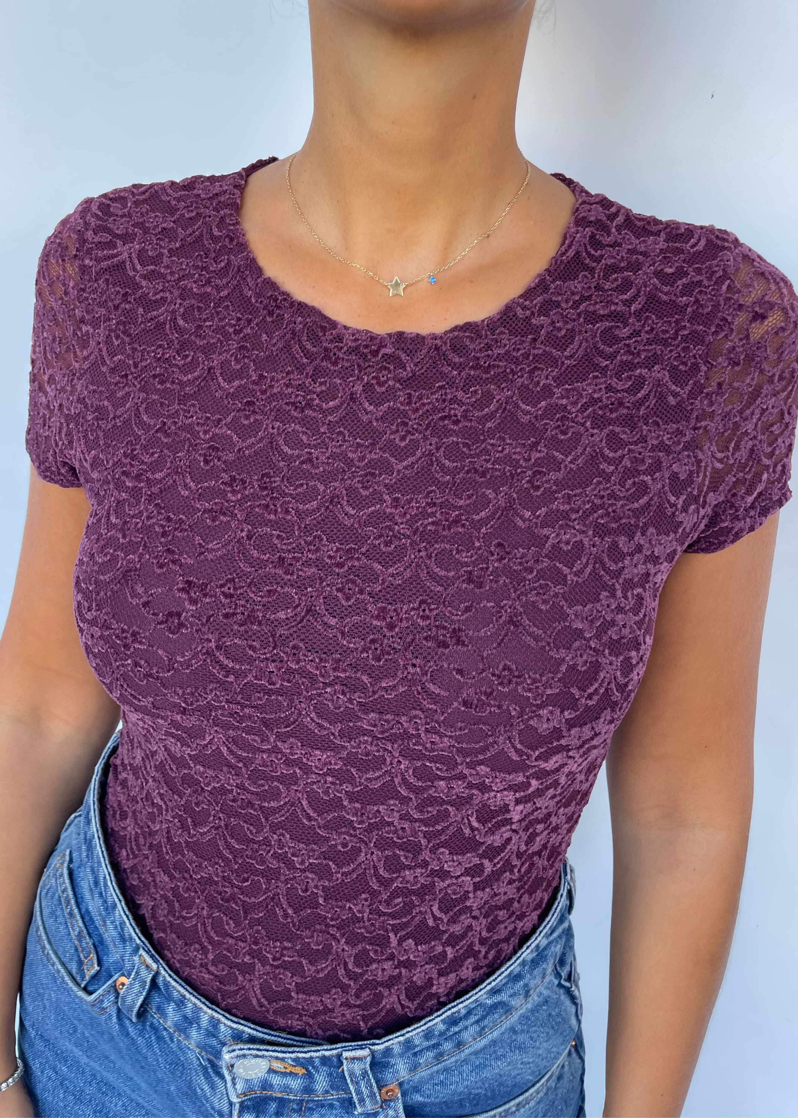 DONNA -body maniche corte in pizzo disegni in rilievo viola scuro