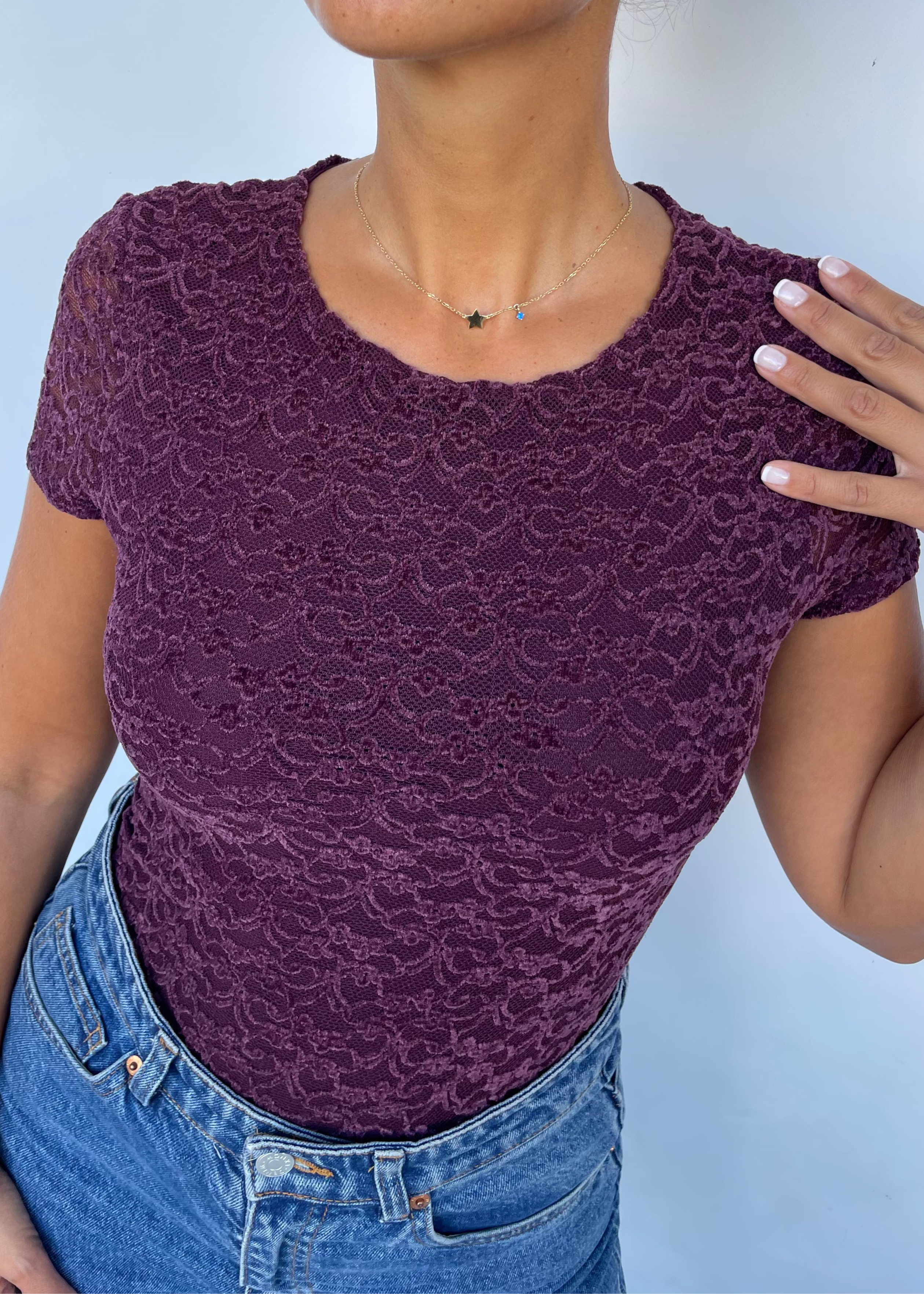 DONNA -body maniche corte in pizzo disegni in rilievo viola scuro