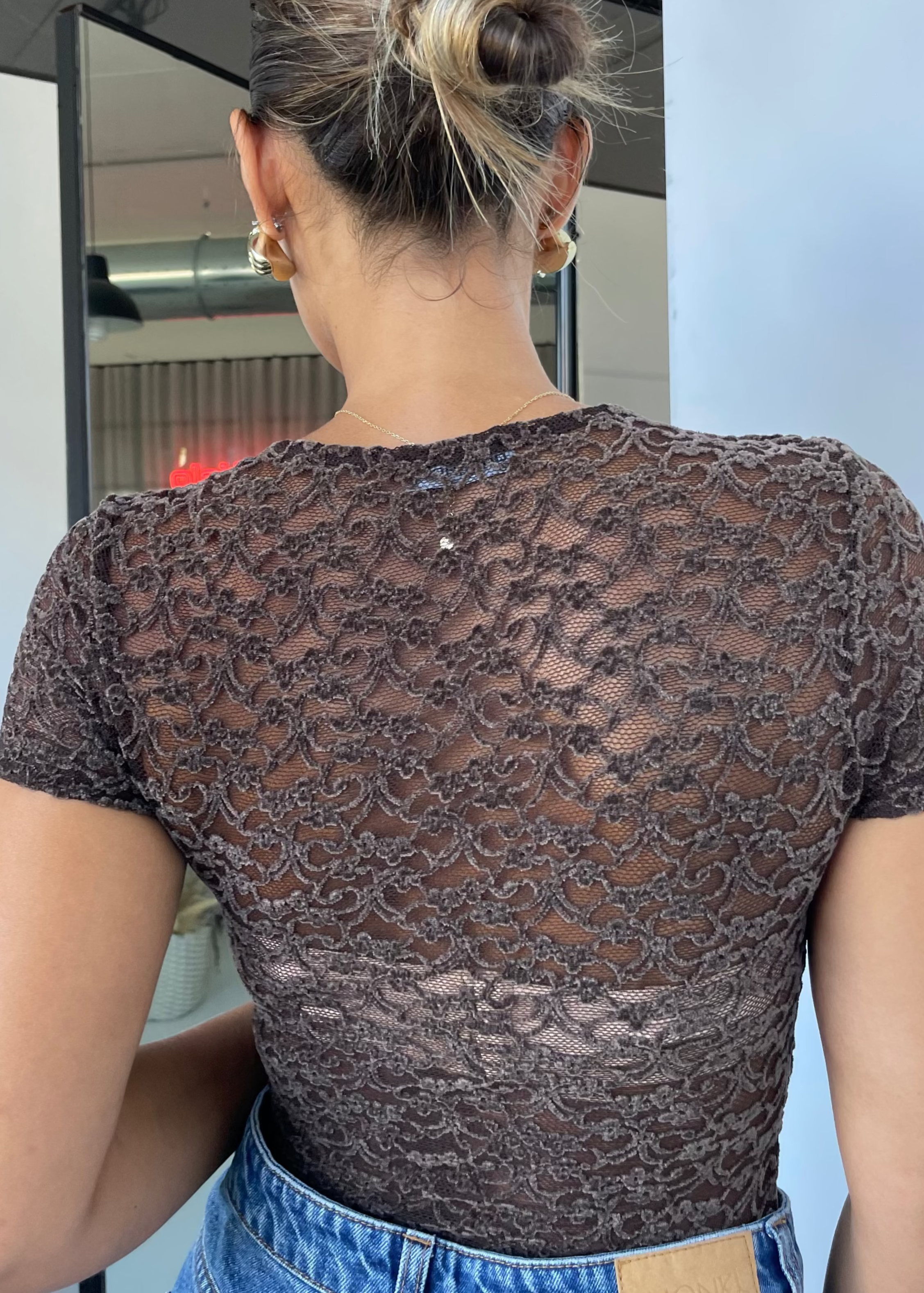 DONNA -body maniche corte in pizzo disegni in rilievo marrone