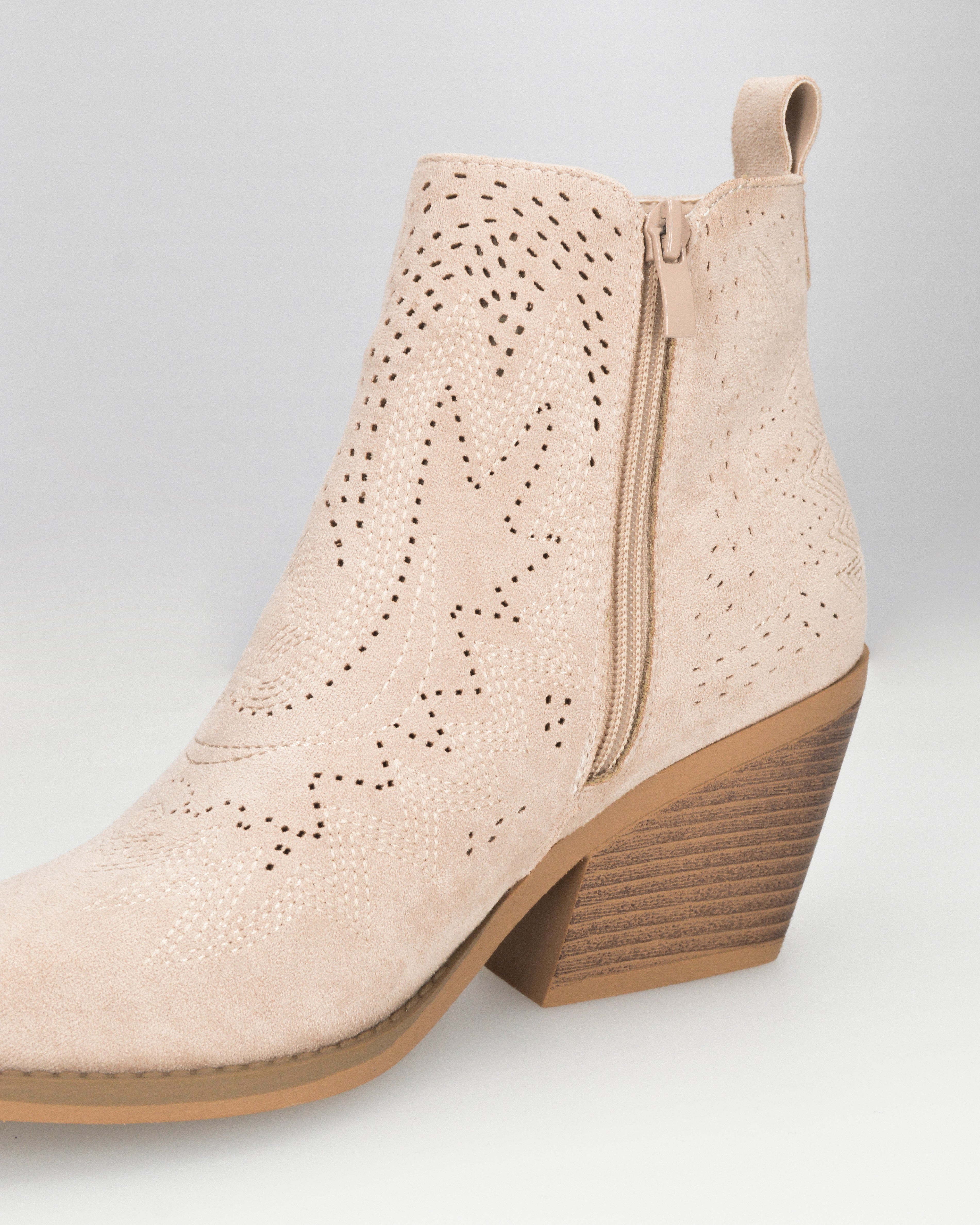 YARYNA - stivaletti beige alla caviglia con dettagli camperos