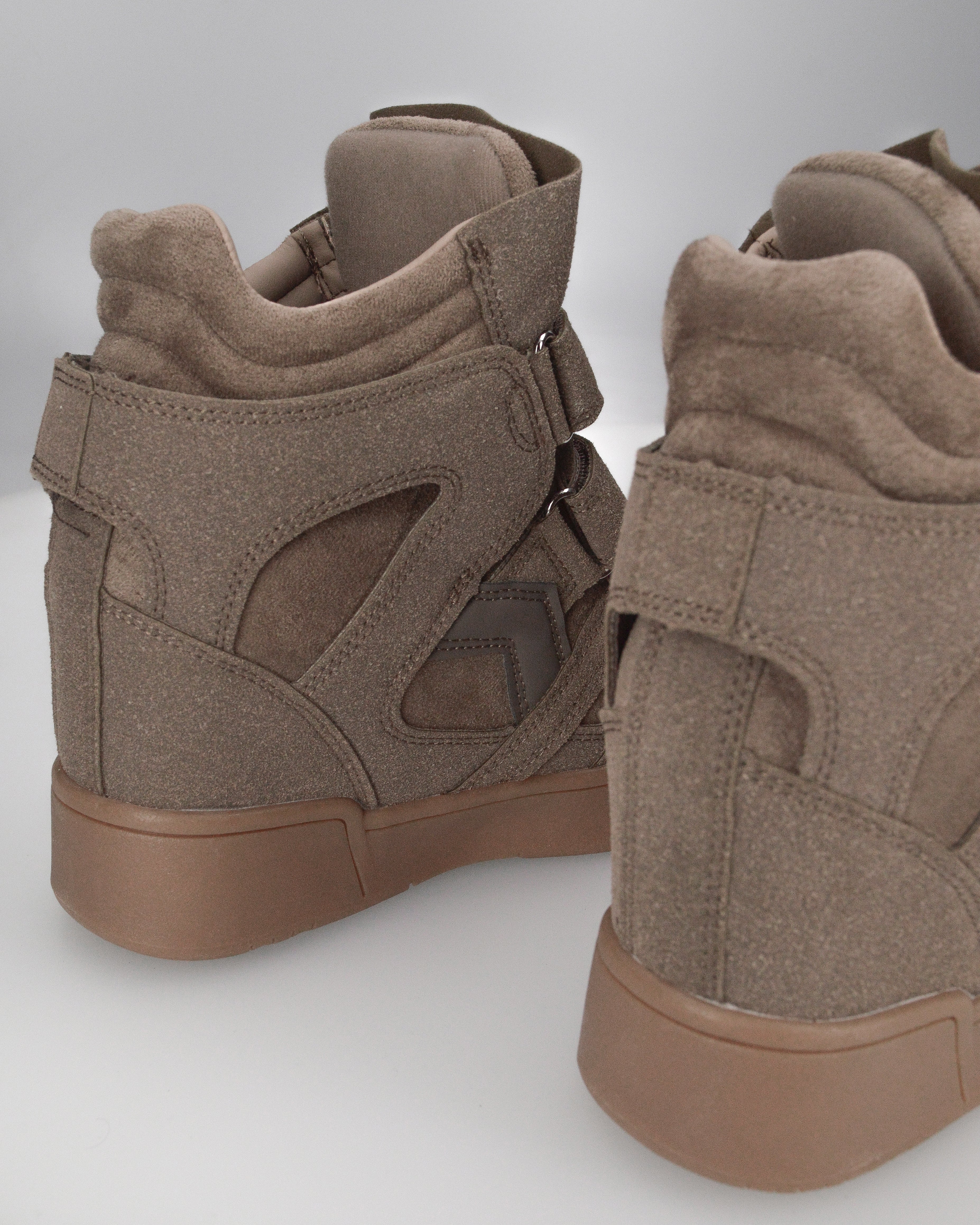 QUINSY - sneakers alte in ecopelle scamosciata kaki con zeppa interna e tre strap