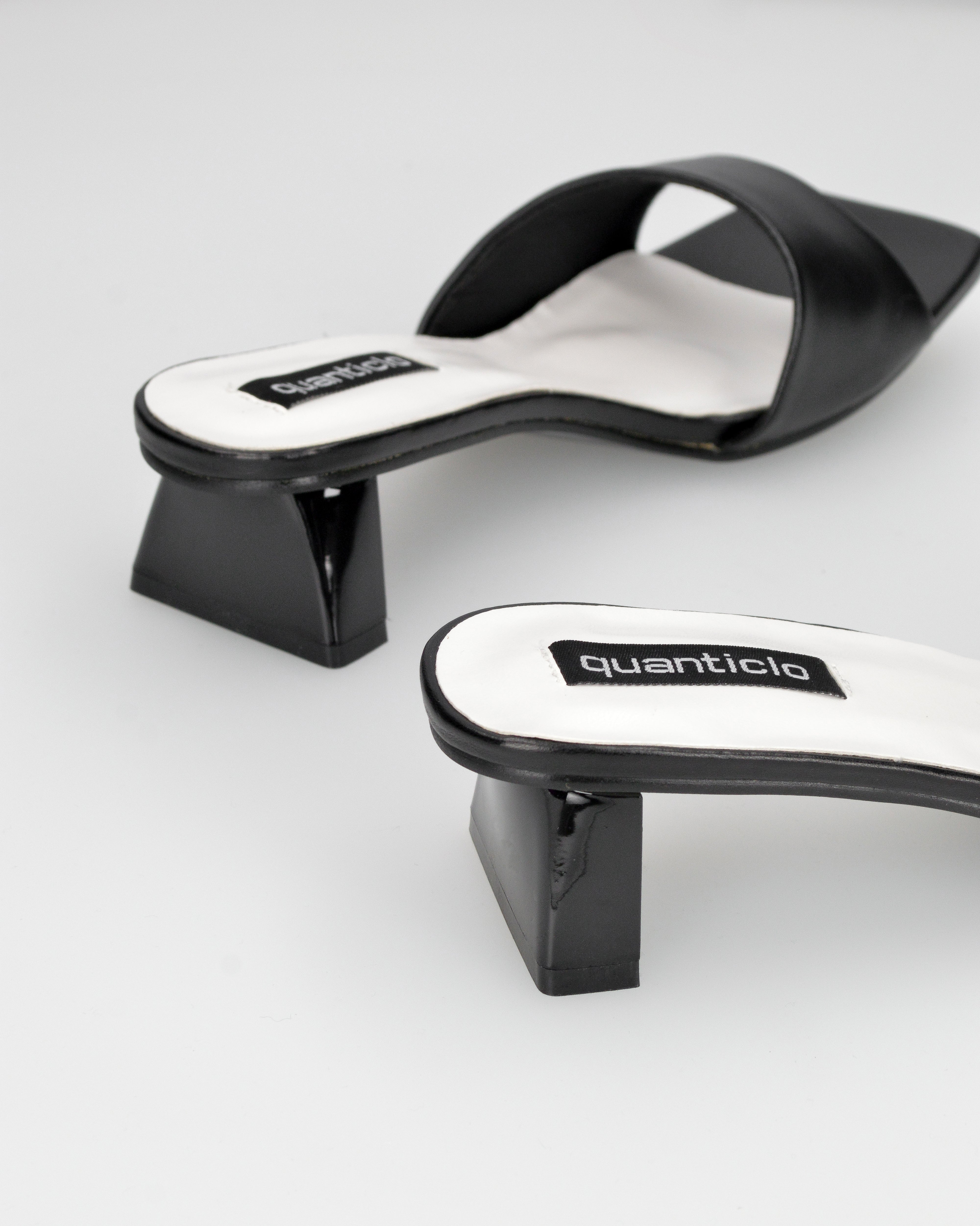 TITTI - sandali con tacco in ecopelle nera con soletta bianca