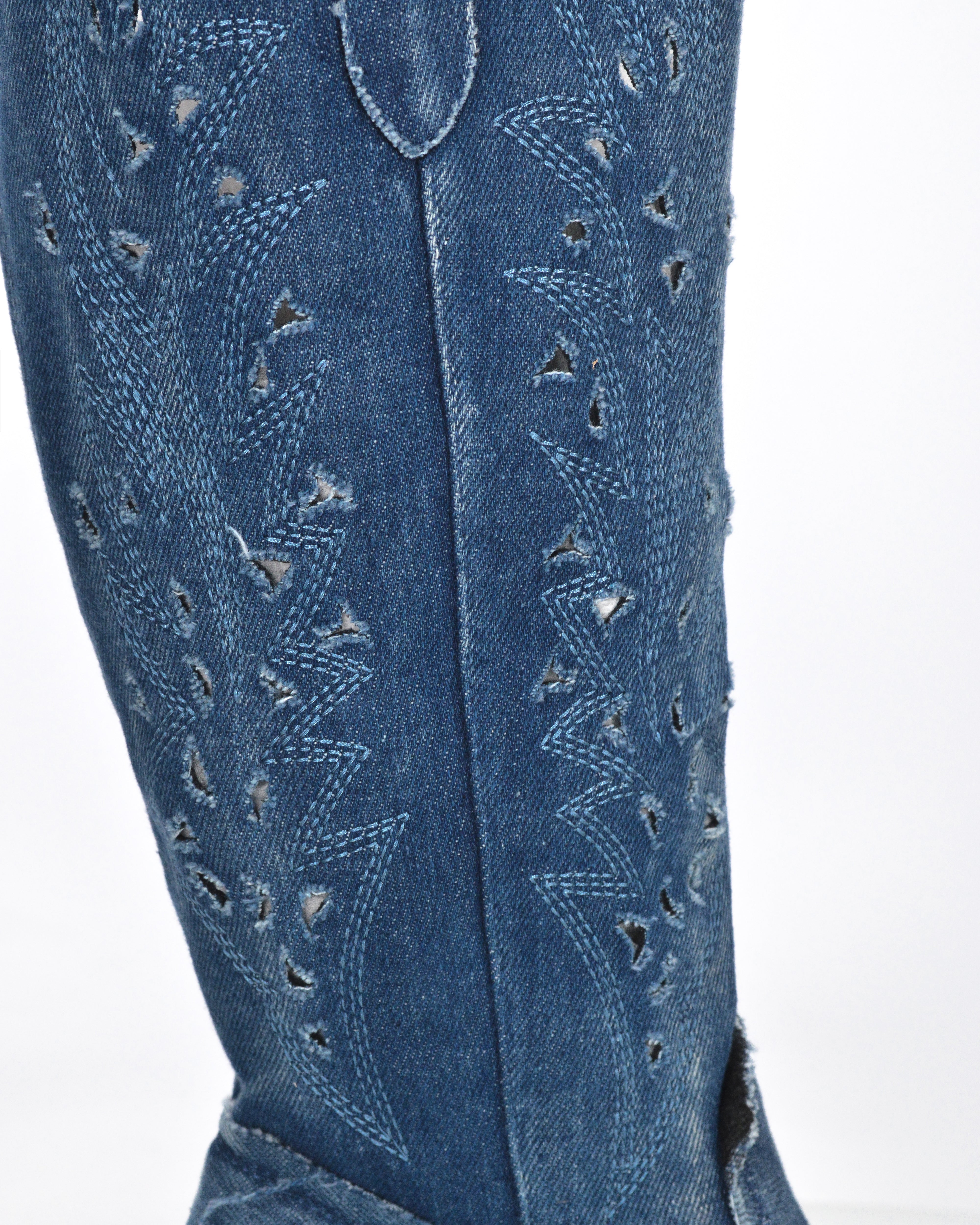 IZUMI - stivali alti in denim con ricami e dettagli camperos