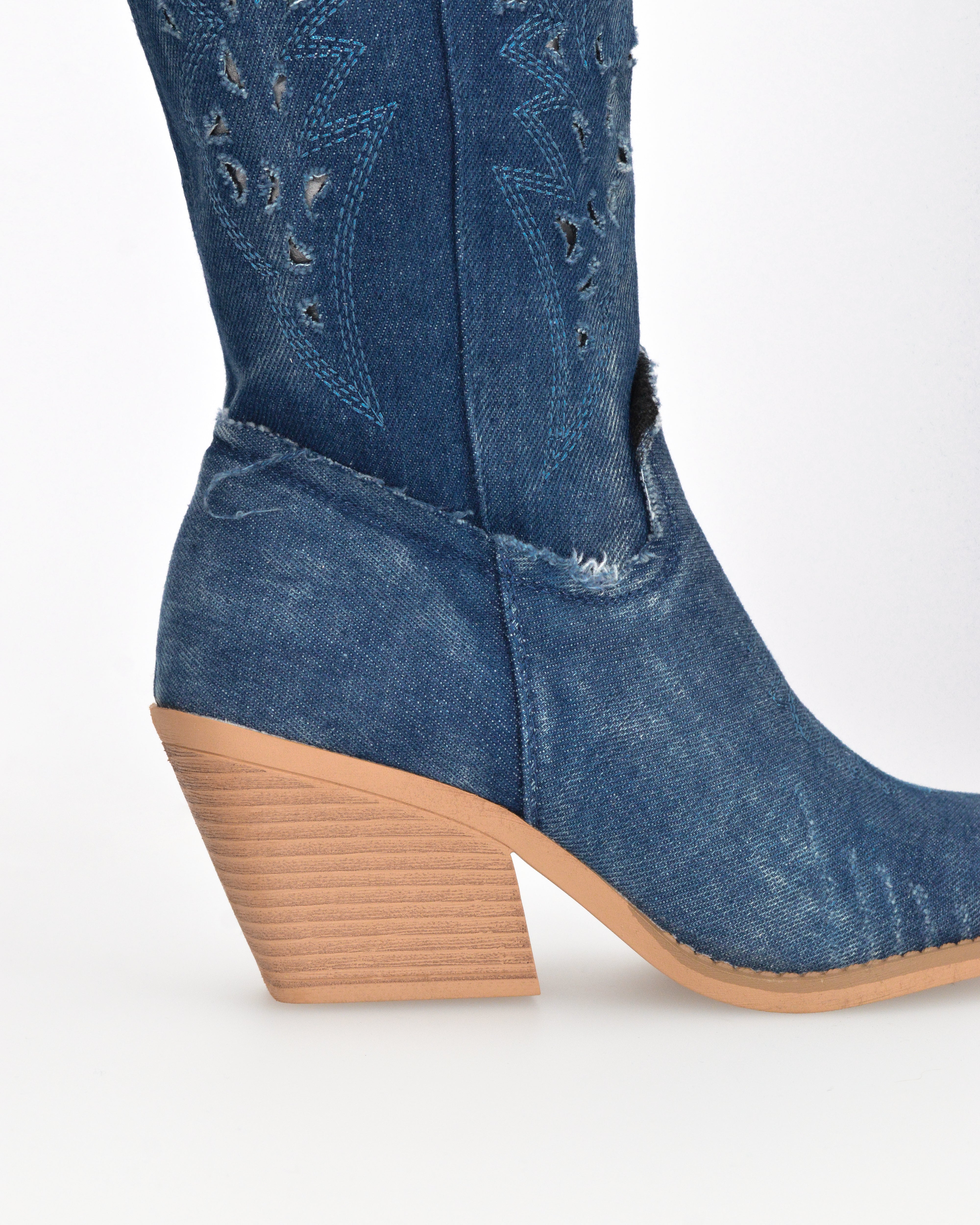 IZUMI - stivali alti in denim con ricami e dettagli camperos