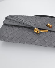 FANNY - borsa pochette grigia con chiusura decorativa oro