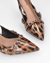ODA - slingback a punta leopardate con fibbie e tacco a spillo
