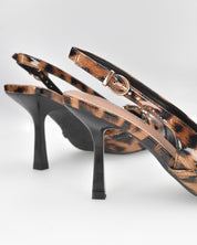 ODA - slingback a punta leopardate con fibbie e tacco a spillo