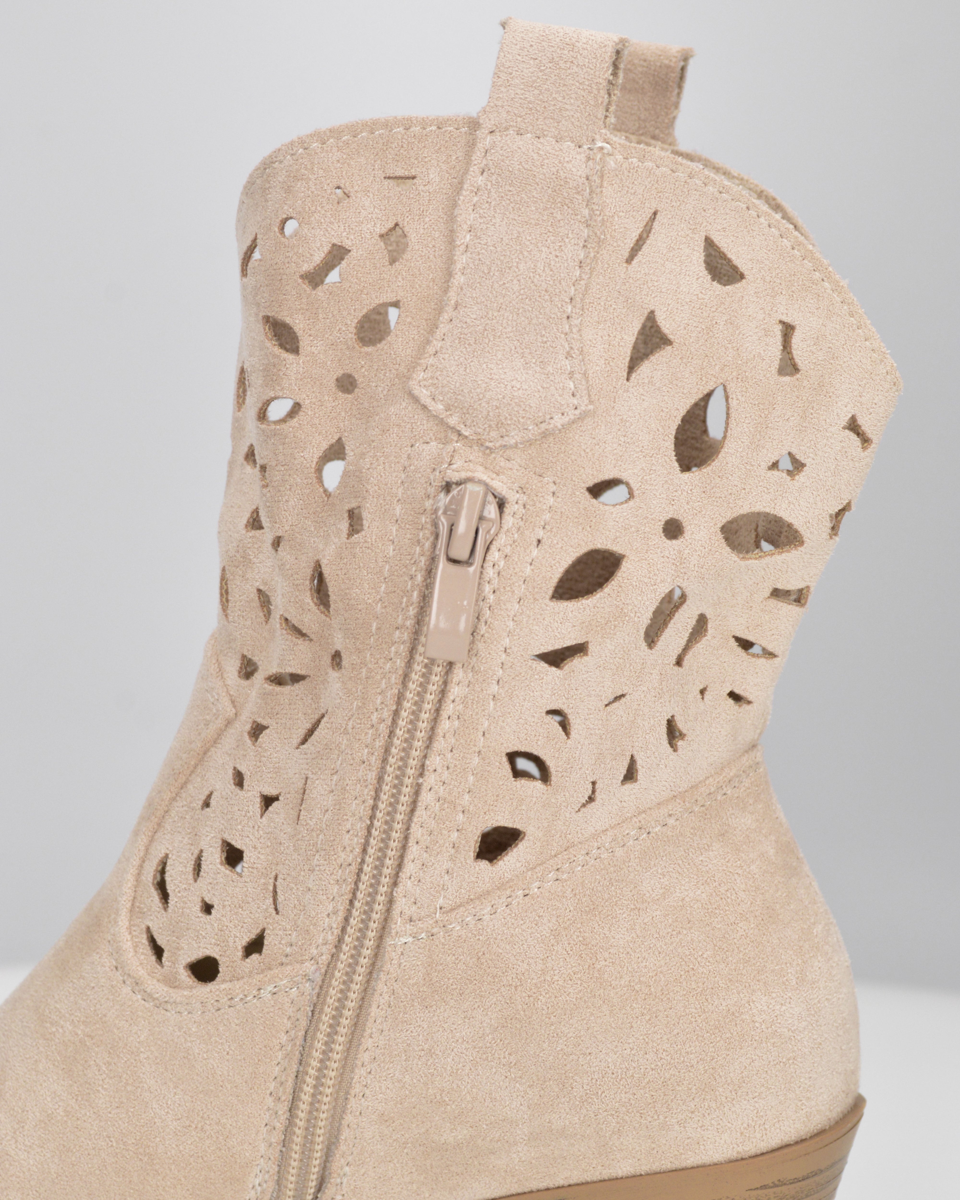 EMA - stivaletti texani beige traforati con tacco a blocco