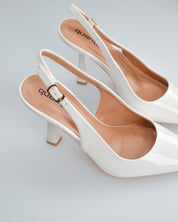 ANETTE - décolleté in glassy bianco con cinturino regolabile