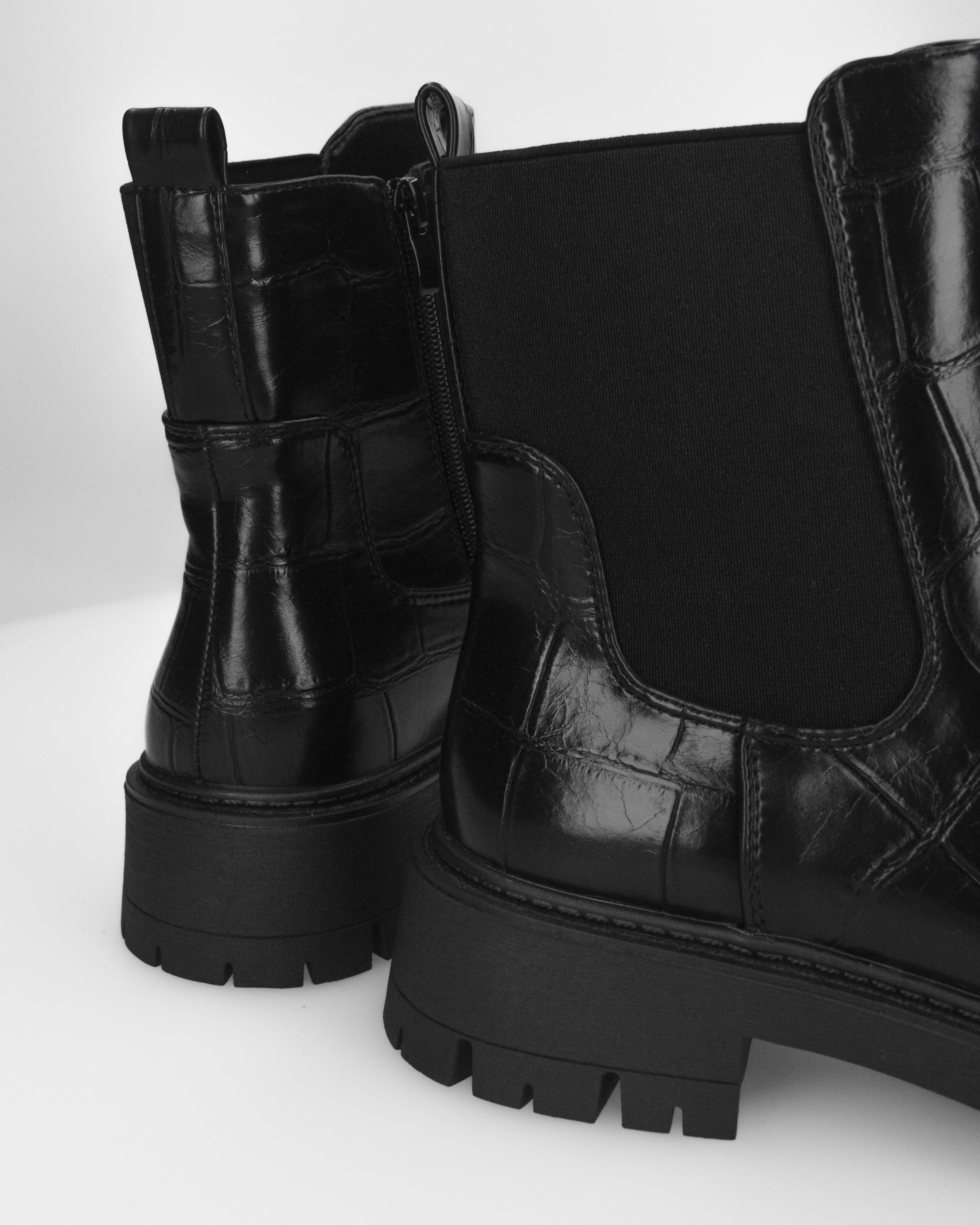 LERA - stivaletti chelsea neri in ecopelle pitonata con suola chunky e zip