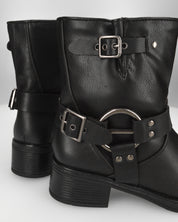 MELISSA - stivaletti biker neri in ecopelle con fascie borchiate e anelli metallici