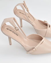 KARI - décolleté beige a punta con cinturino alla caviglia e fibbie