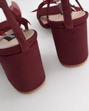 LOIS - sandali con tacco bordeaux con farfalline decorative