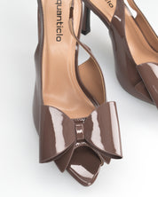 JULIE - décolleté marroni con fiocco in punta