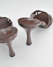 ISOLA - sandali marroni effetto vernice con tacco a spillo