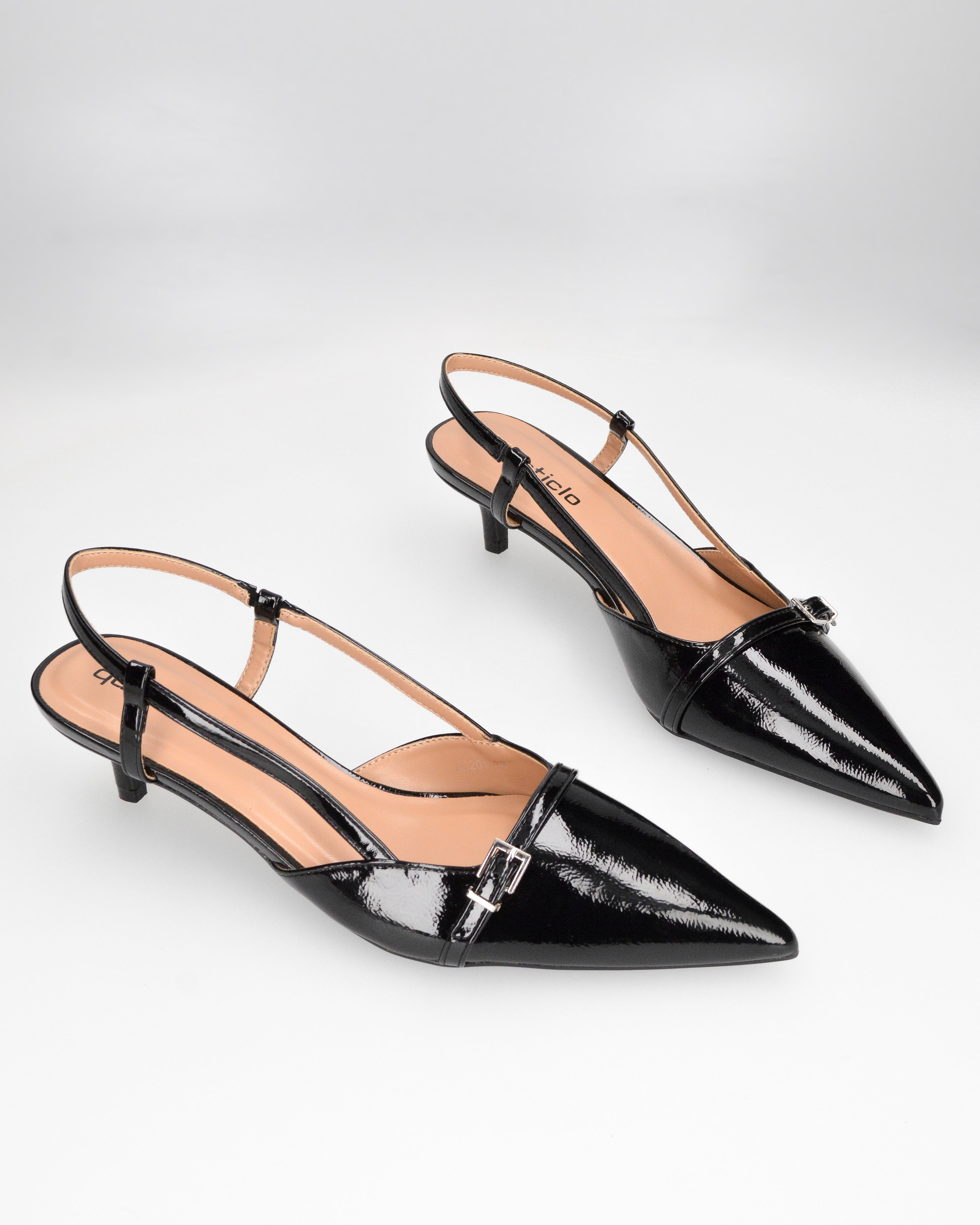 BERIT - sandali décolleté con tacco basso in nero lucido