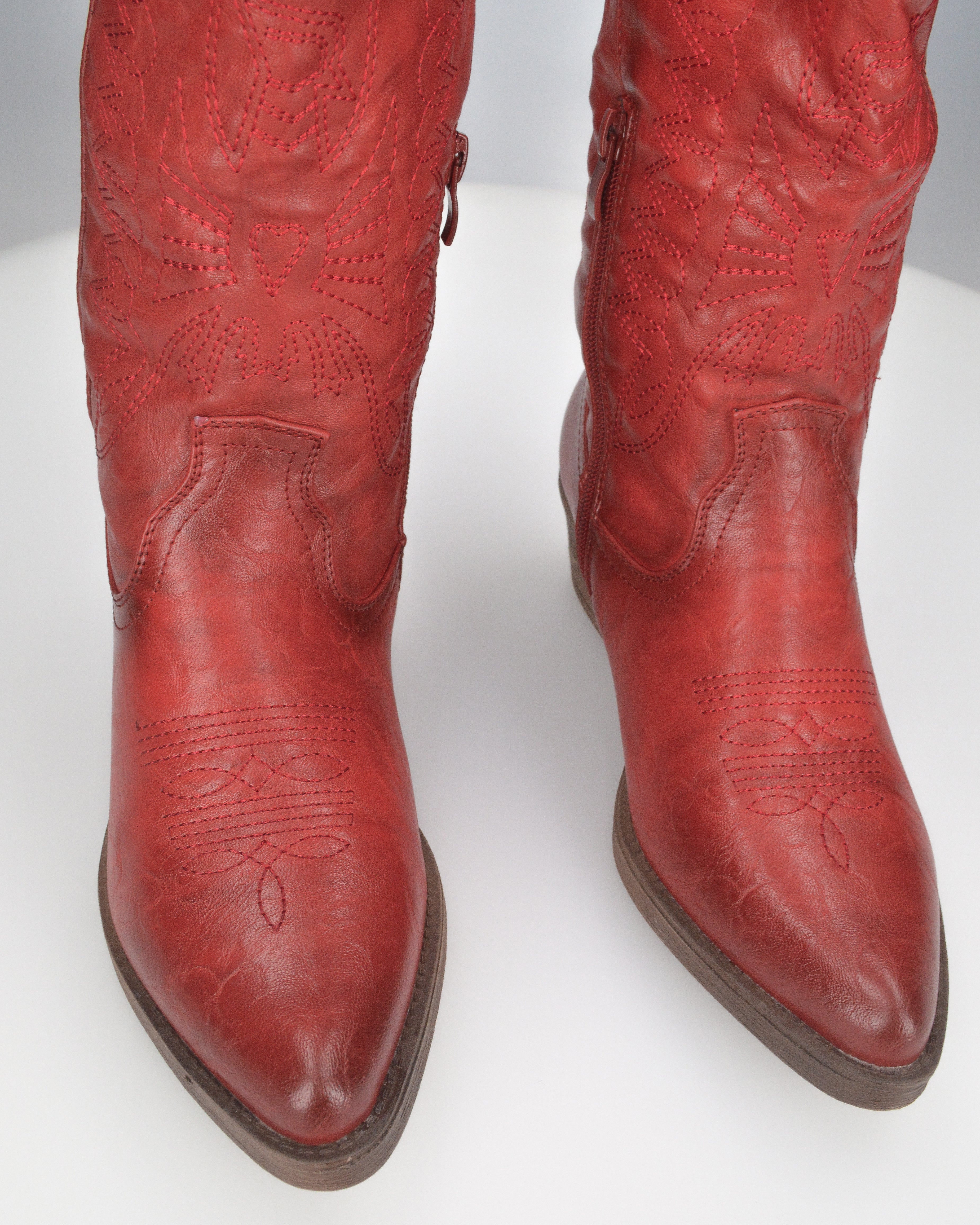 BONNIE - stivaletti camperos in rosso lucido con ricami decorativi