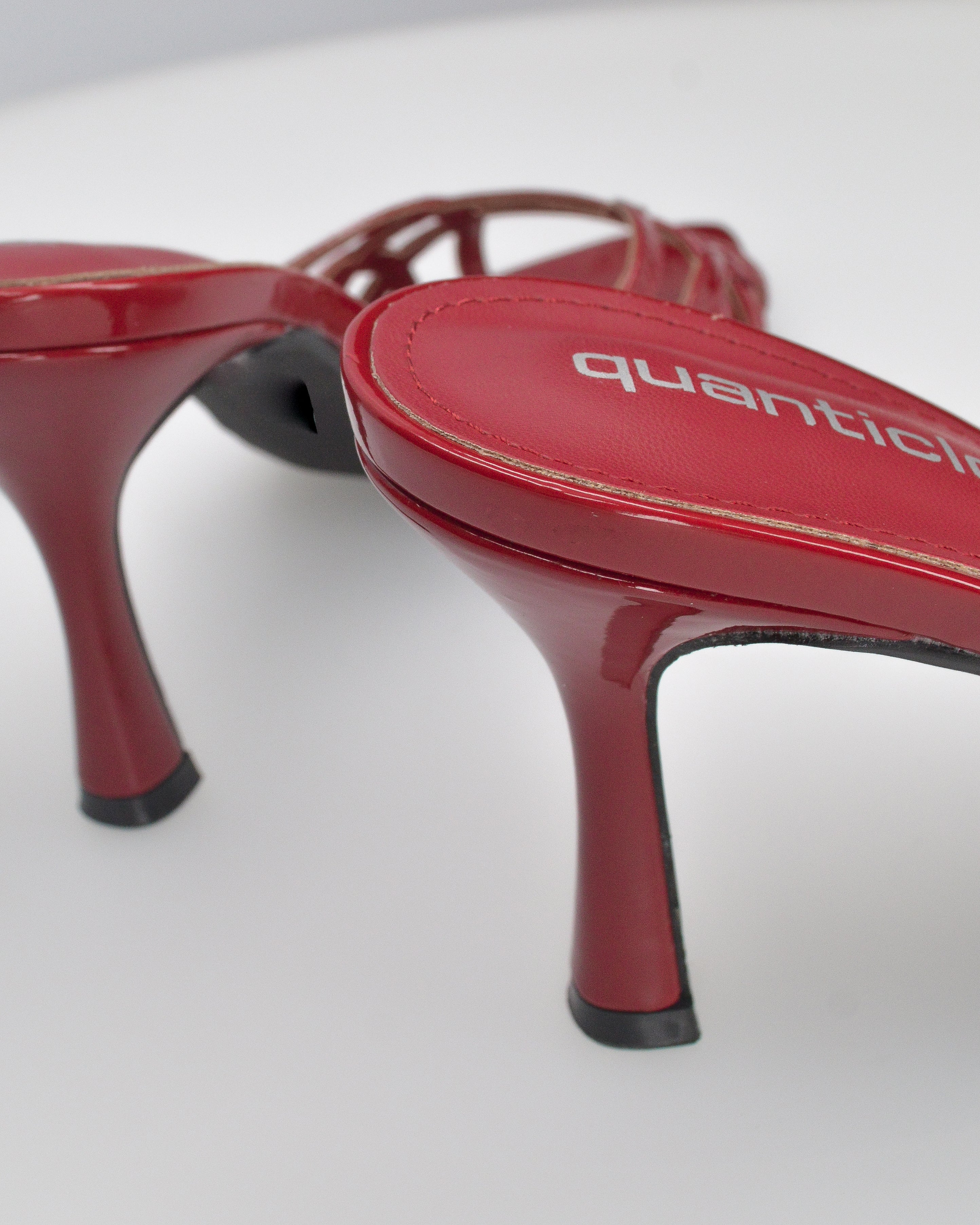 ISOLA - sandali bordaux effetto vernice con tacco a spillo