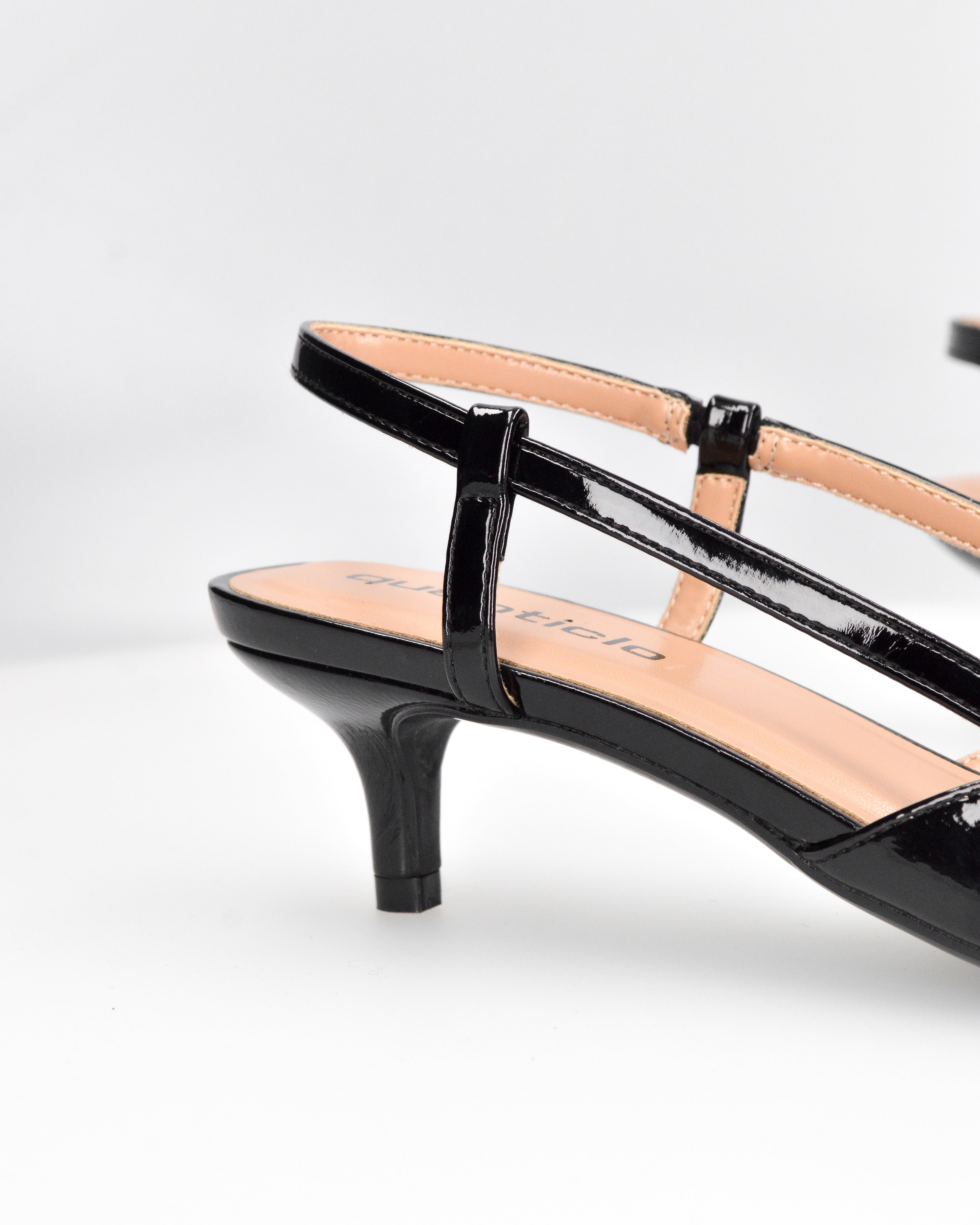 BERIT - sandali décolleté con tacco basso in nero lucido