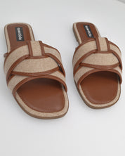 BELLA - ciabattine in ecopelle liscia con fasce in tessuto beige