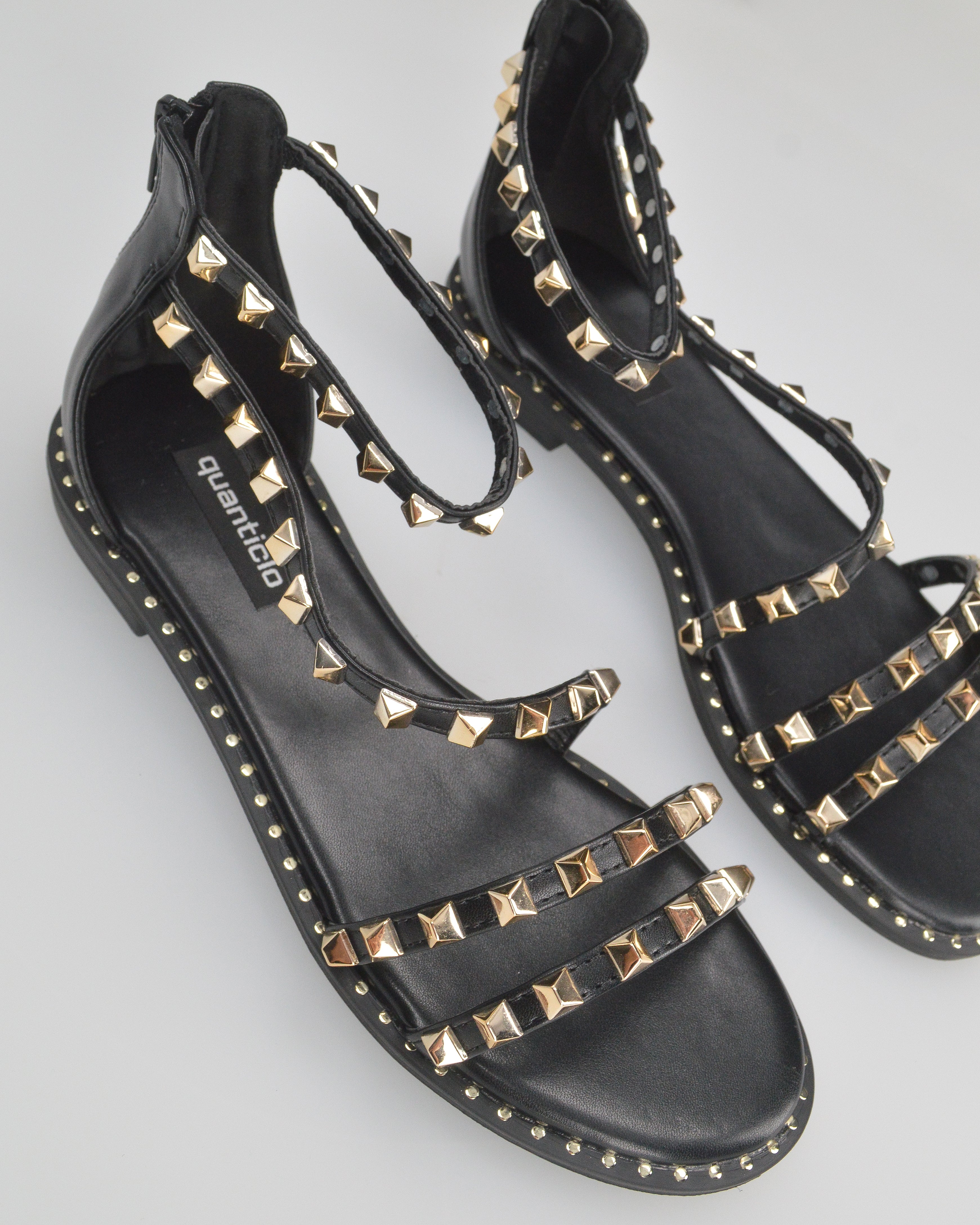 PERCY - sandali flat neri con borchie metalliche