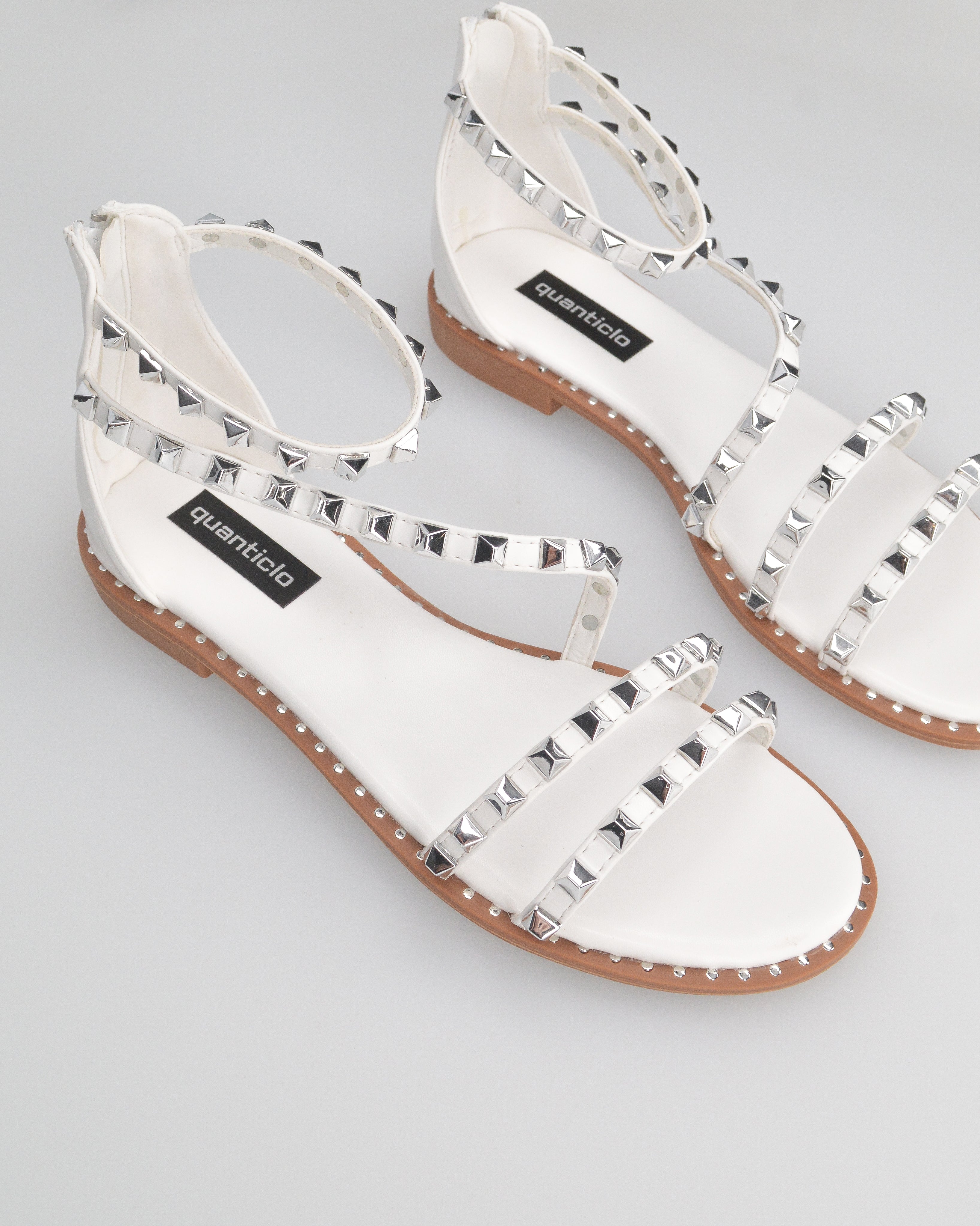 PERCY - sandali flat bianco con borchie metalliche