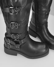 KIRA - stivali alti con cinturini e dettagli metallici