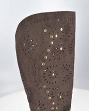 ORTHE - stivali marroni sotto al ginocchio traforati con borchie dorate