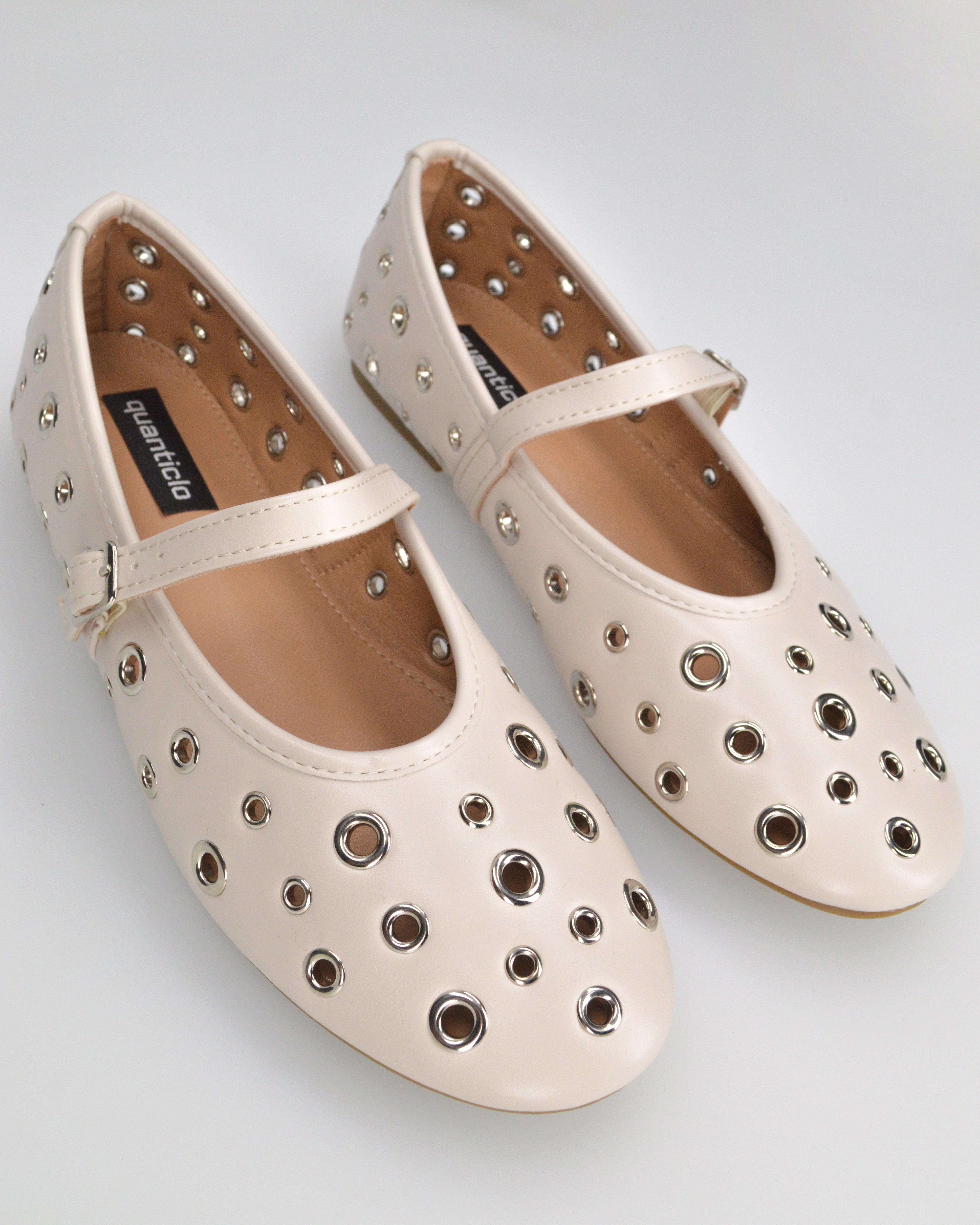 VANA - ballerine beige con occhielli metallici e soletta beige