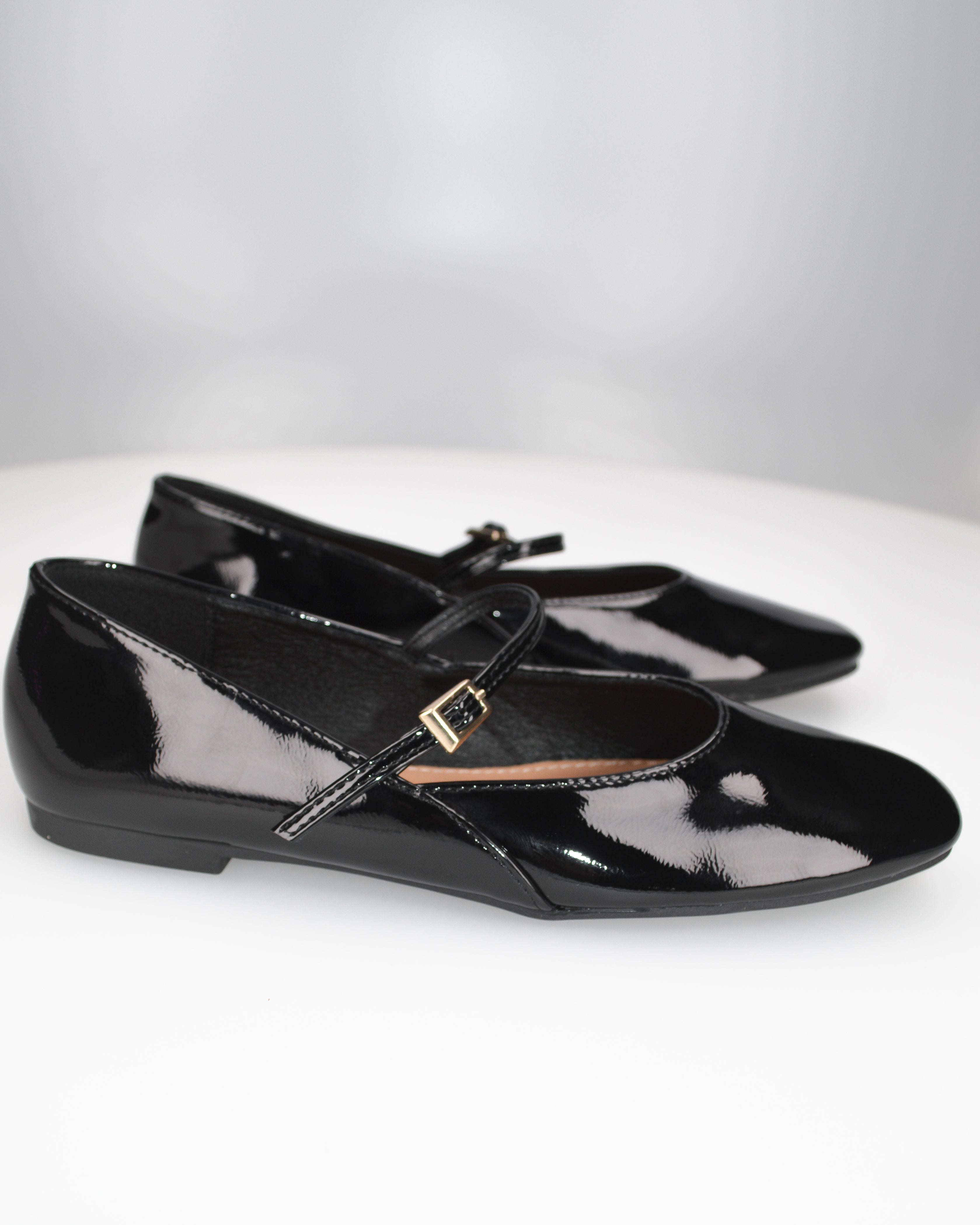 LUPITA - ballerine nere lucide con cinturino