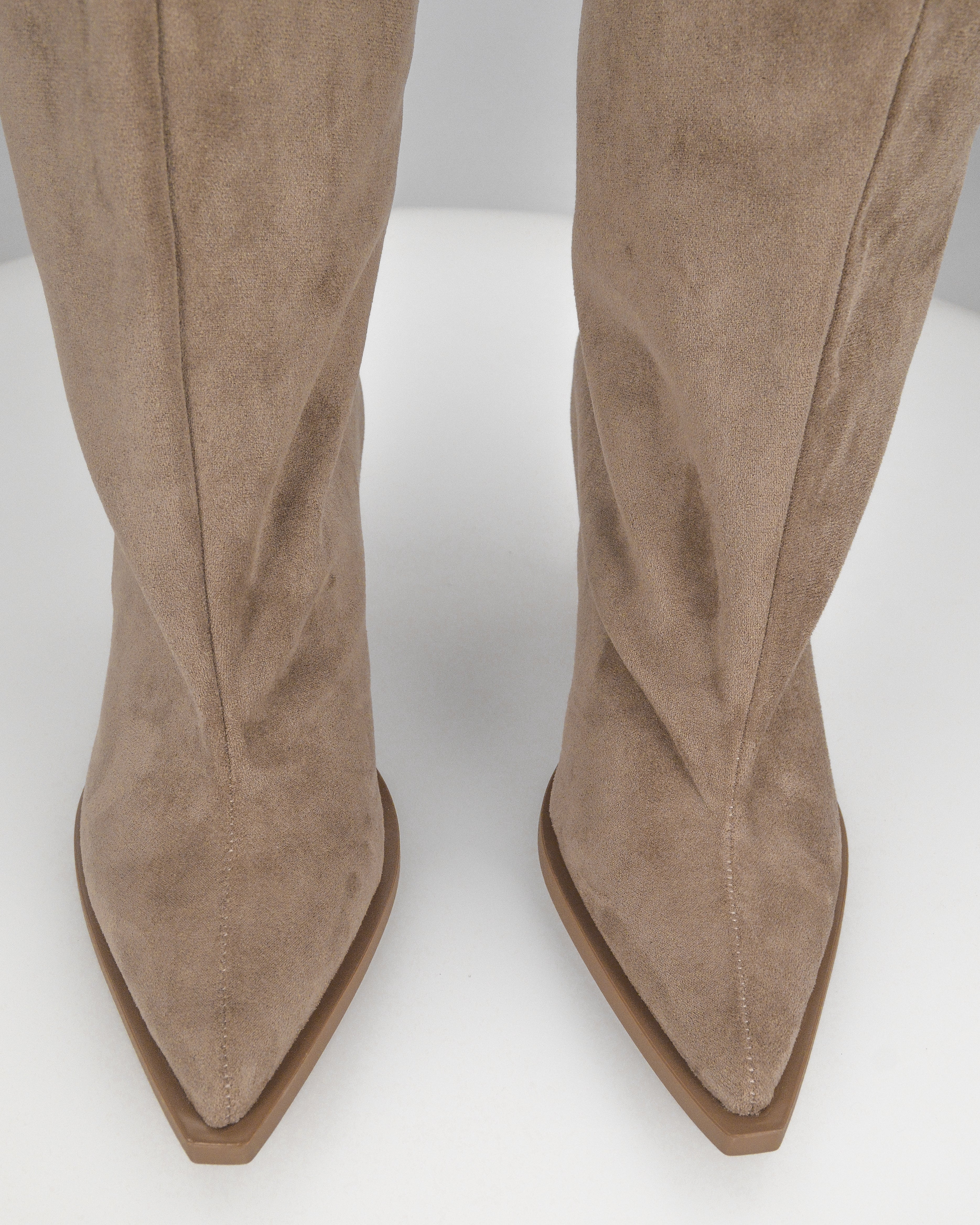 YASMIN - stivali alti in camoscio beige con gambali ampii a tubo e tacchi