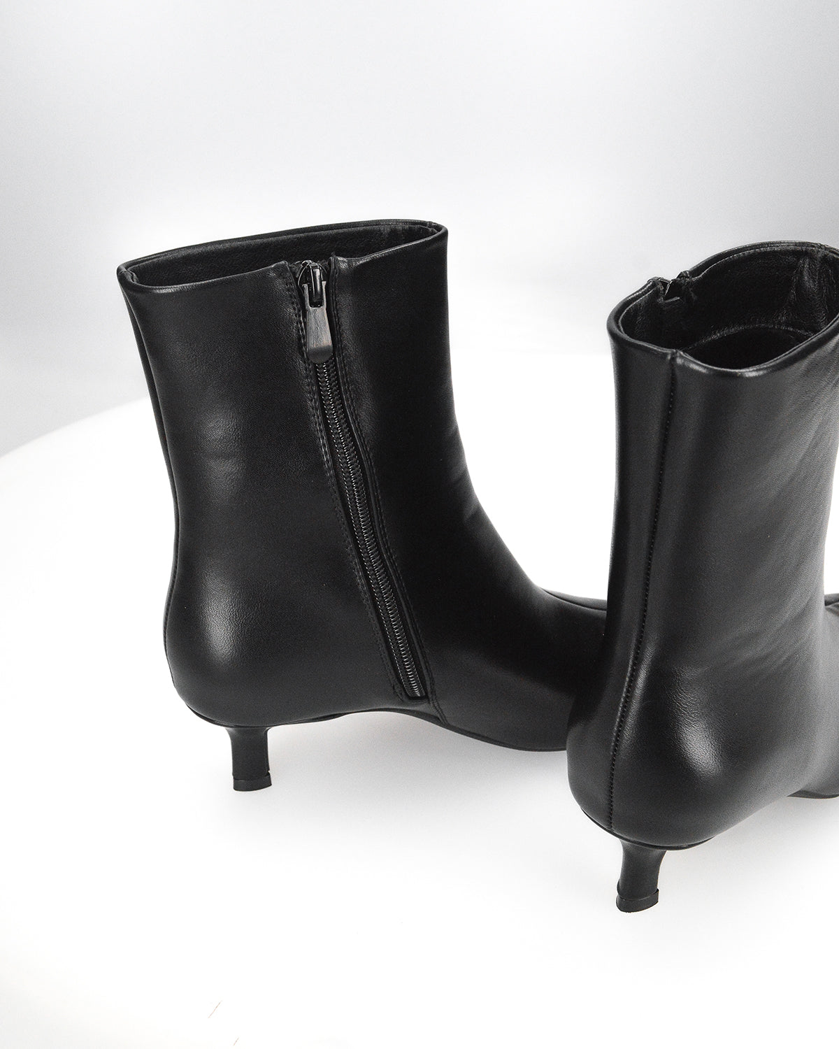 KILYA - stivaletti in ecopelle nera con tacco basso kitten heel