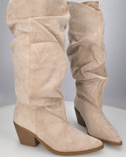 BONITA - stivali alti arricciati slouchy in ecocamoscio beige con tacco texano