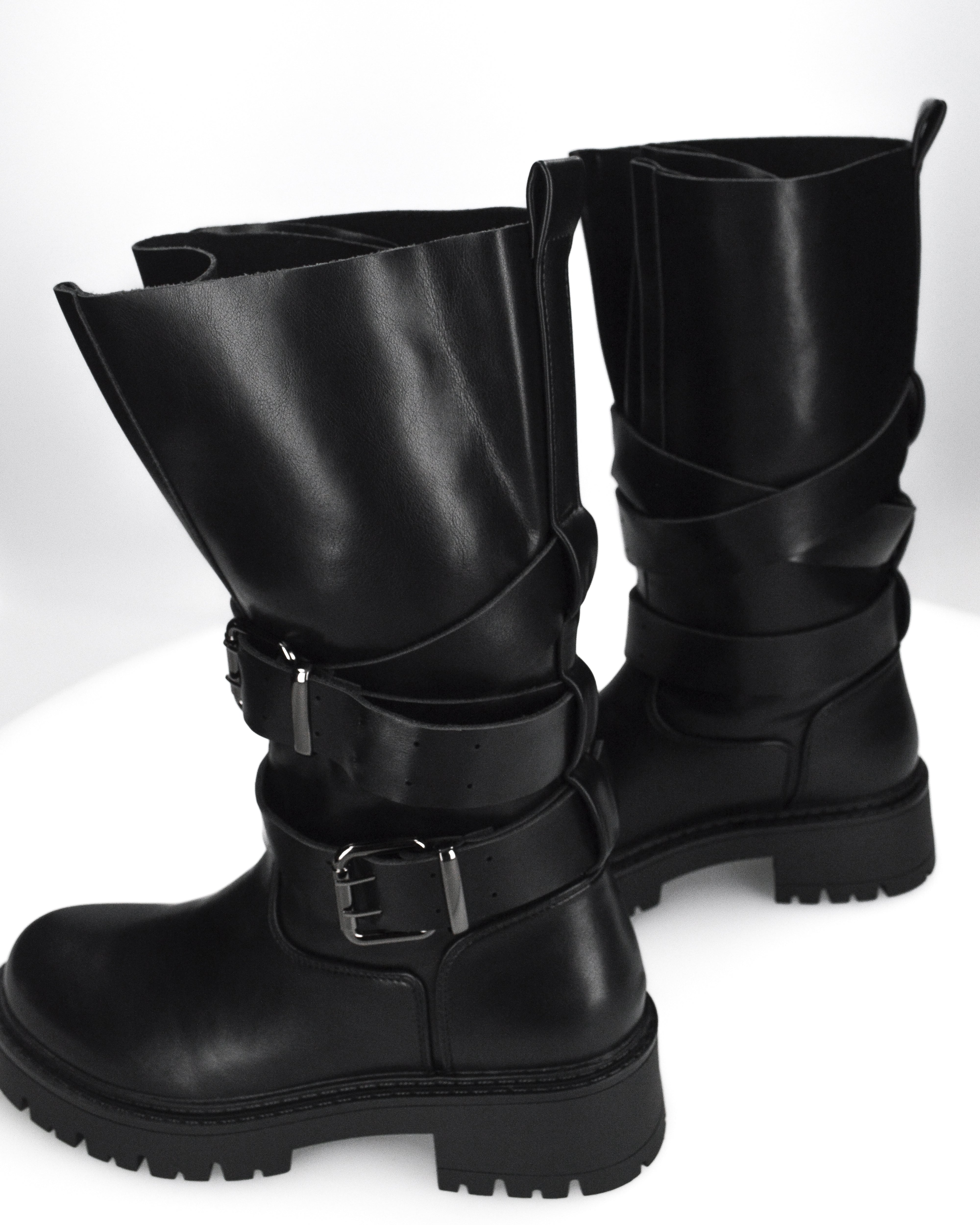 LEYA - stivale biker in ecopelle nera con cinturini e gambale con lembi a soffietto