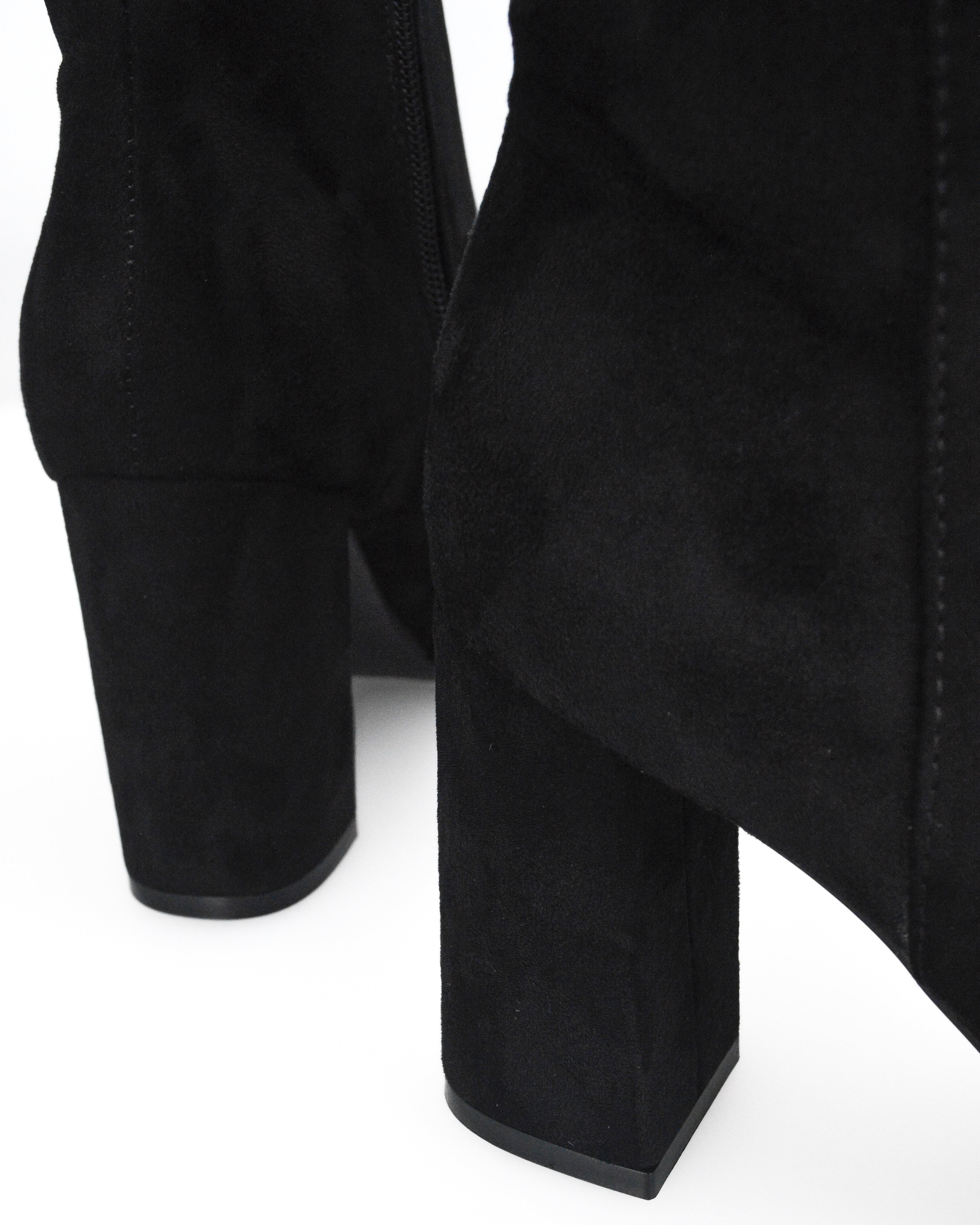 PETRA - stivaletti ankle boot nero scamosciato con tacco largo e scollatura texana