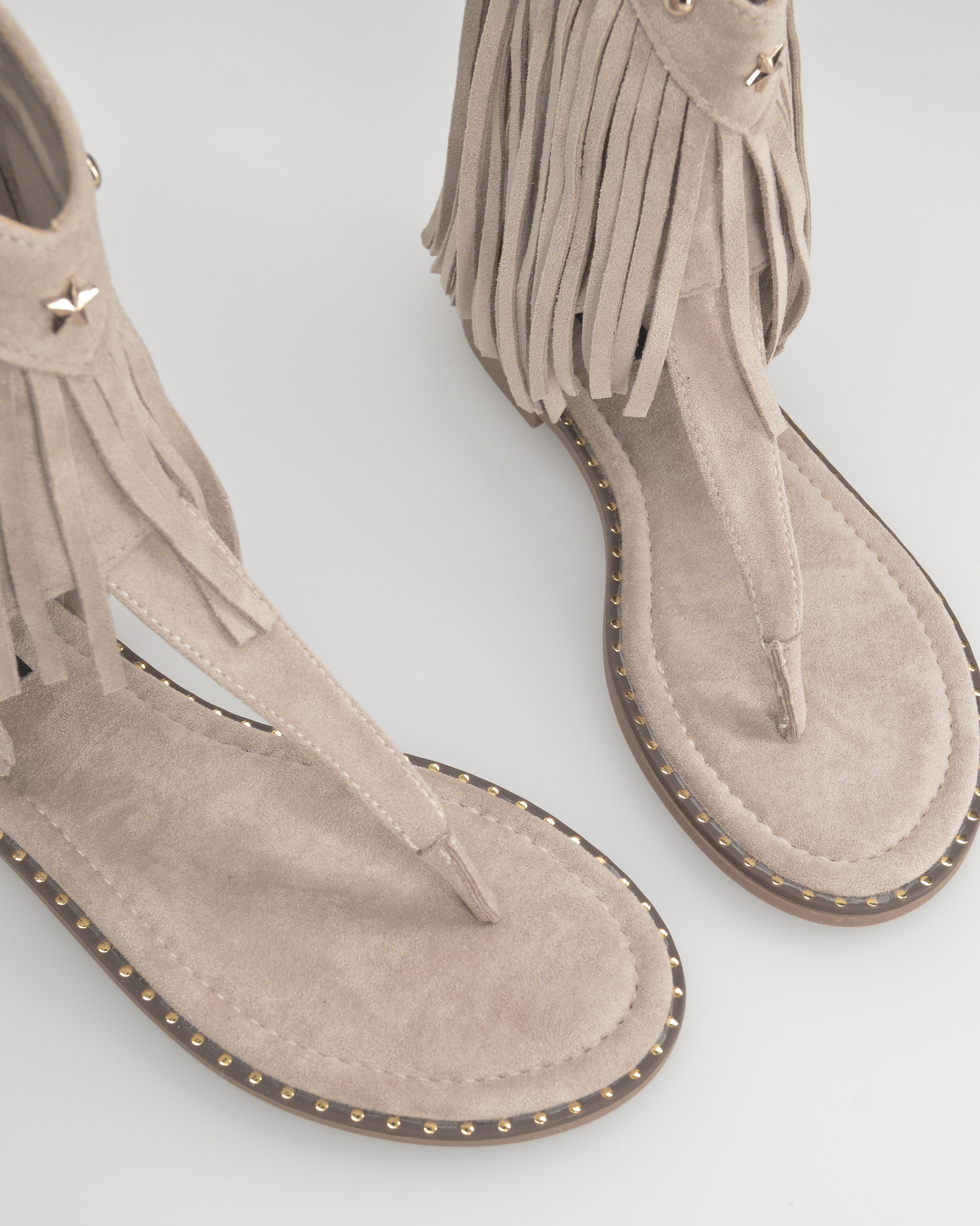 ALLEGRA - sandalo Boho-Chic, infradito in camoscio beige con frange e borchie a stella