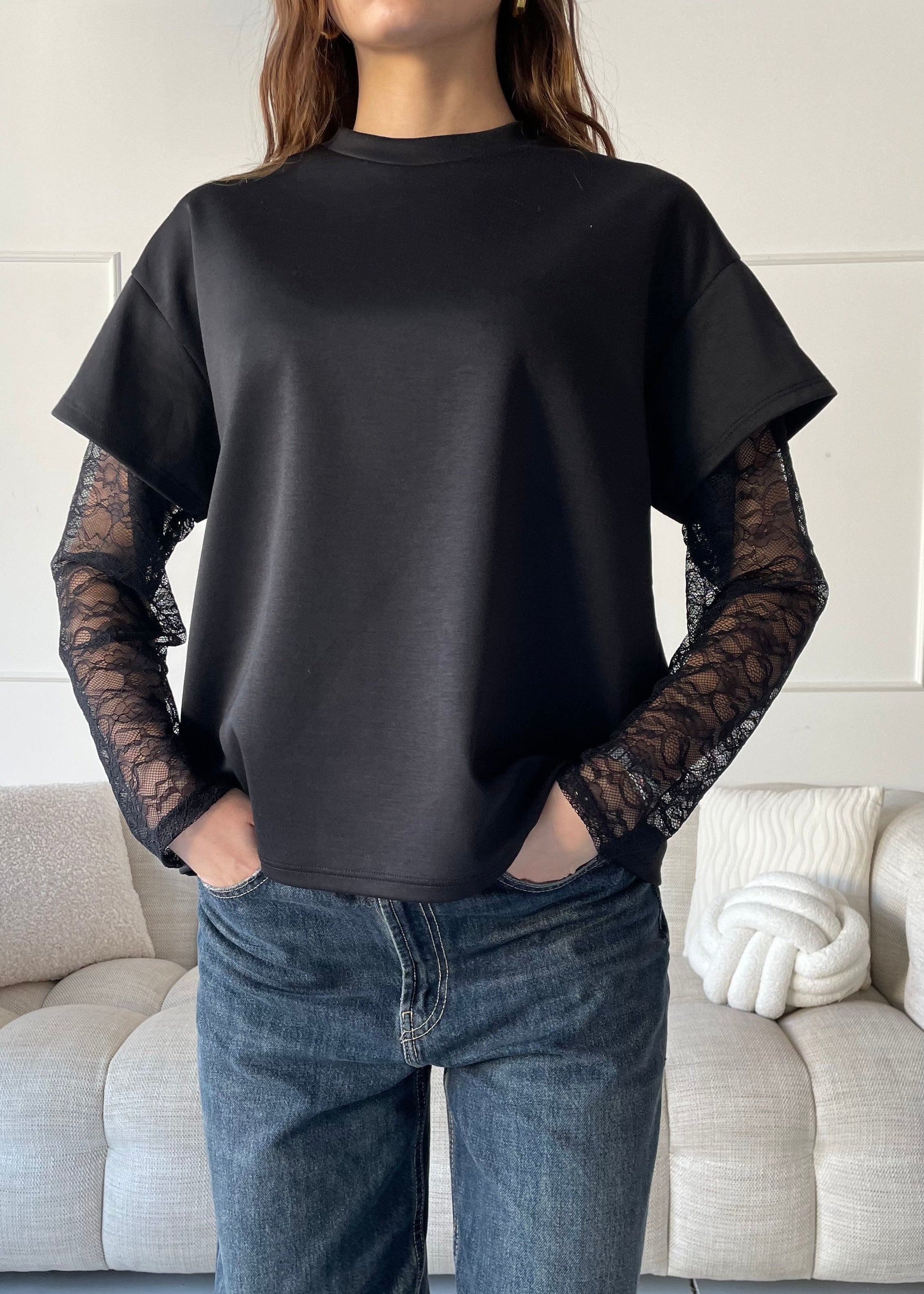 ESMA - t-shirt nera 2 in 1 con maniche in pizzo