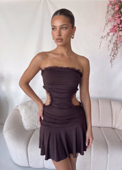 EYLAA - vestito marrone con orlo asimmetrico e cut-out con ruches