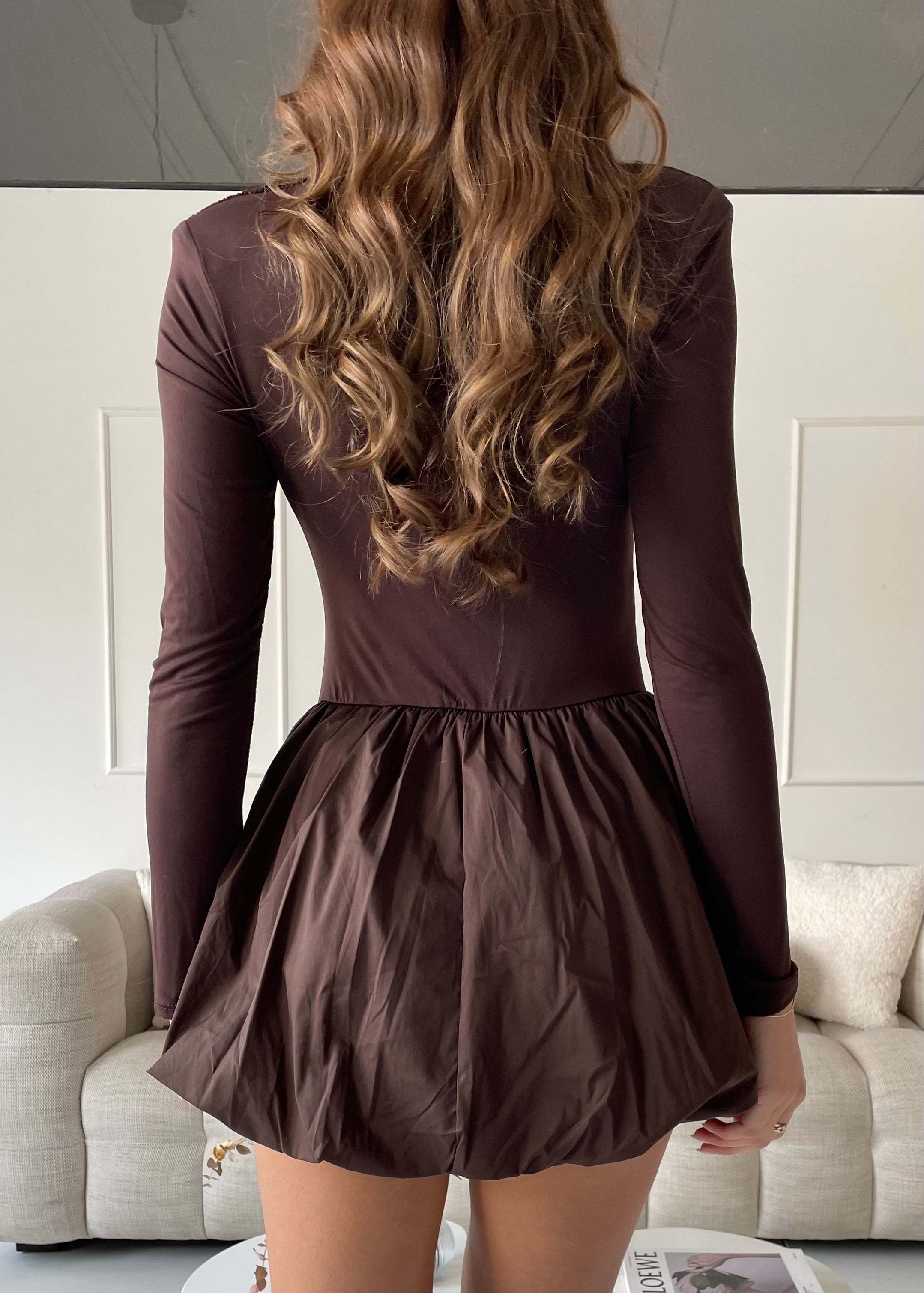 FREYA - vestito mini marrone con gonna a palloncino