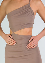 ADORIA - vestito mini con scollo assimetrico e cut out color marrone chiaro
