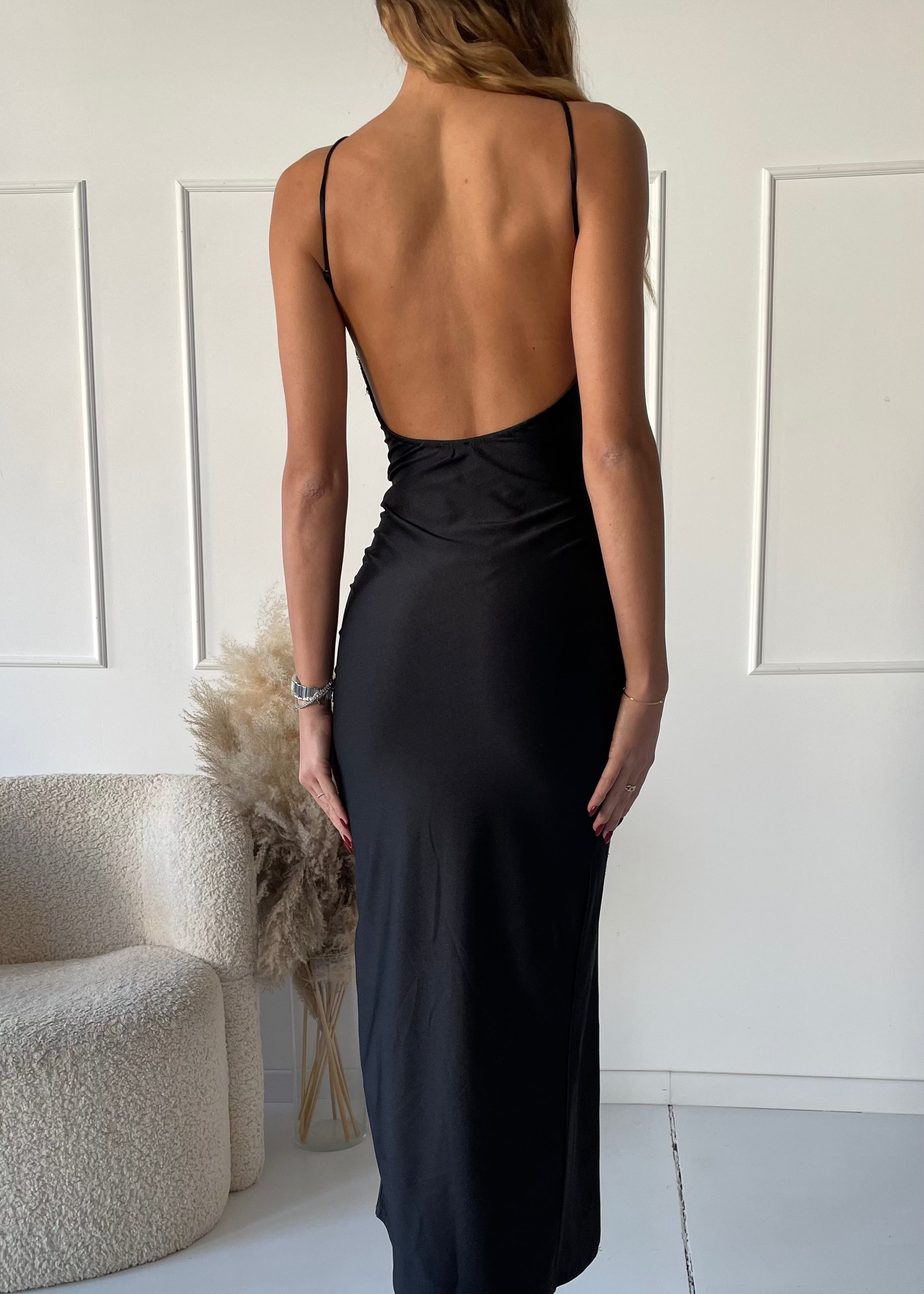 SOREN - vestito lungo nero effetto seta con pizzo e scollo sulla schiena