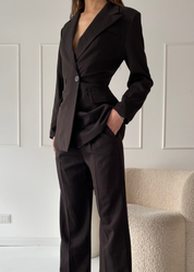 ZELENA - completo tailleur giacca e pantalone marrone