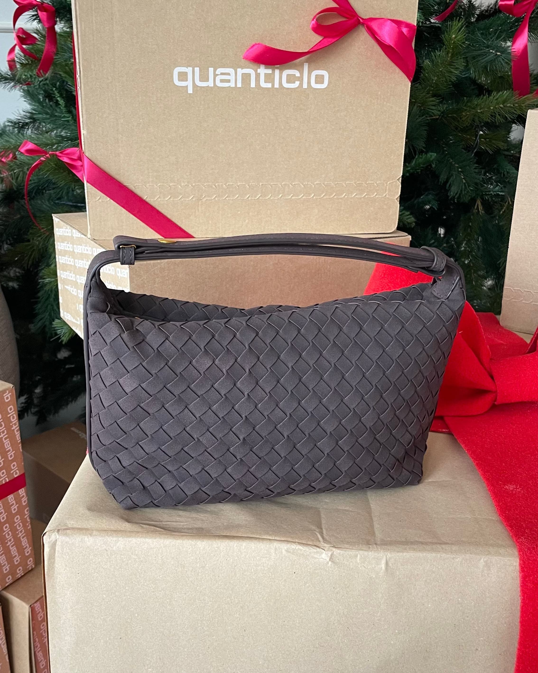 MUSE - borsa marrone intrecciata con manico regolabile 2 lunghezze