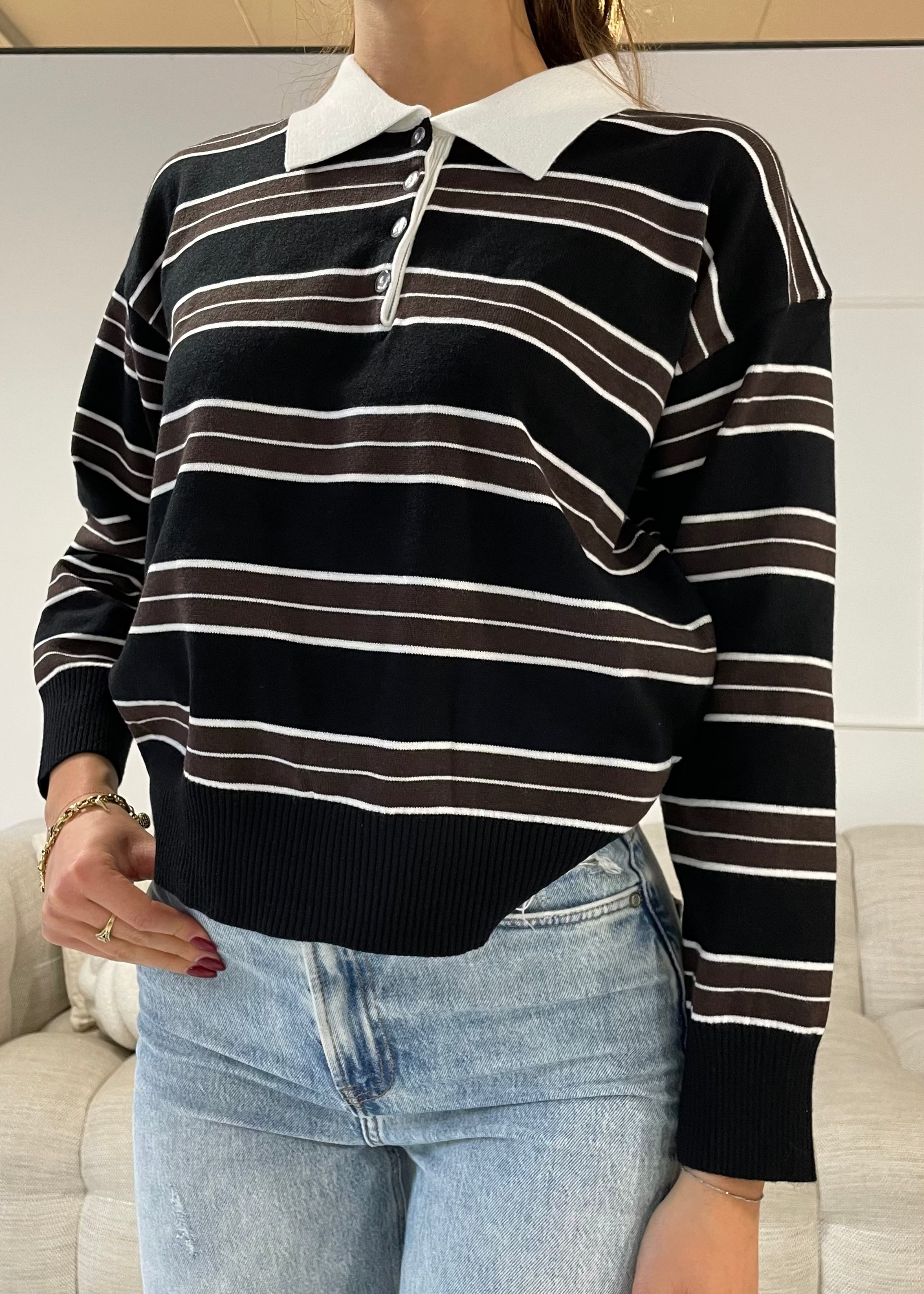 AVA - maglione stile maglione knit a righe marroni e nere con colletto