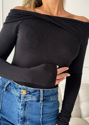 PEYTON - maglietta con spalle scoperte e drappeggio con strass in nero