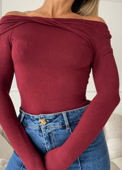 PEYTON - maglietta con spalle scoperte e drappeggio con strass in burgundy wine