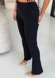 KLANDY - set coordinato completo top stile bardot e pantaloni flare in bianco