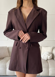 JANA - blazer vestito over doppio petto stretto in vita in marrone